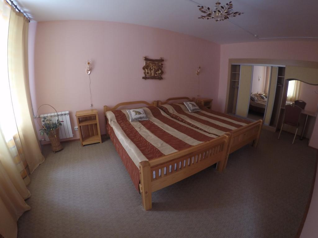 Kurmet Hotel Uralsk Habitación foto
