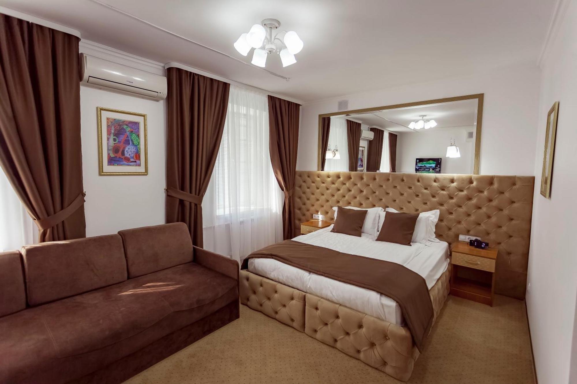 Kurmet Hotel Uralsk Exterior foto